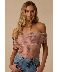 Lulus - Alexa Floral Off-The-Shoulder Bodysuit - Lyst