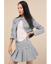 Lulus - Khine Light Wash Denim Pleated Low-Rise Mini Skirt - Lyst