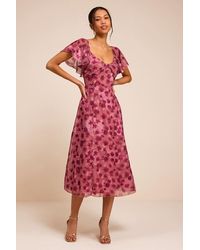 Lulus - Camillo Floral Jacquard Flutter Sleeve Midi Dress - Lyst