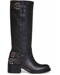 Chloé - Grained Brushed Leather Dakota Biker Boots - Lyst