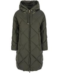 Max Mara - Down Jacket With Hood With Drawstring And Logo Patch On The Sleeve - Lyst