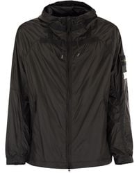 Stone Island - Lightweight Hooded Jacket With Anti Drip And Reflective Details - Lyst