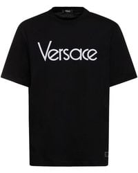 Versace - T-Shirt mit Logo-Stickerei - Lyst
