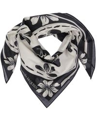 Alexander McQueen Schal Aus Baumwolle Mit Bandanadruck - Mehrfarbig