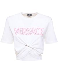 Versace - Logo Print Cotton Crop T-shirt W/pin - Lyst