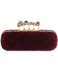 Alexander McQueen Schlagring-clutch Aus Gestepptem Samt - Rot