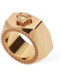 Versace - Bague carrée medusa - Lyst