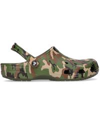 Crocs™ Clogs in Grün für Herren Pantoletten und Zehentrenner Sandalen und Pantoletten Herren Schuhe Sandalen 