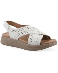 White Mountain - Haniya Flatform Sandals - Lyst