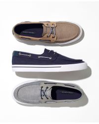 tommy boat shoes