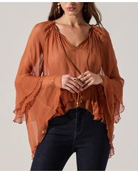 Astr - Margaery V-neck Top - Lyst