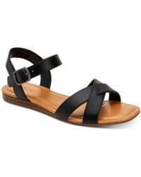 paminaa flat sandals