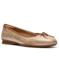 Clarks - Jazmynn Bow Round Toe Flats - Lyst