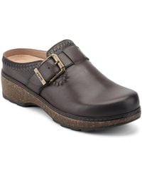 Earth - Kay Stitched Round Toe Clogs - Lyst