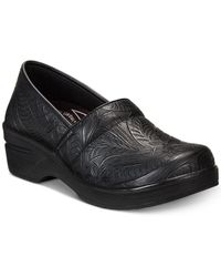 Easy Street - Lyndee Slip-on Clogs - Lyst