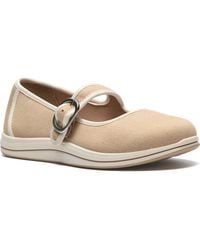 Clarks - Breeze Janey Round Toe Flats - Lyst