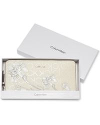 Calvin Klein - Audrey Floral Signature Boxed Wallet - Lyst