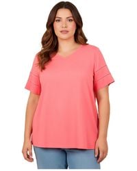 Avenue - Openwork Trim Short Sleeve Top - Lyst