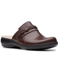 clarks wide clogs
