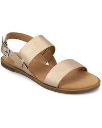 Journee Collection - Lavine Round Toe Flat Sandals - Lyst
