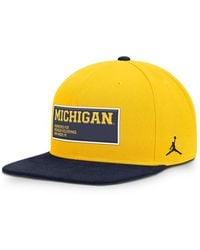 Nike - Maize/navy Michigan Wolverines 2025 On-field Patch Pro Dri-fit Snapback Hat - Lyst