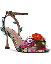 [SAEL!!] ★Betsey Johnson Karra★ サンダル Amazon.com | Betsey Women's Karra Heeled Sandal, Red Green