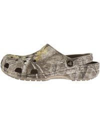 Crocs™ - Classic Realtree Edge Clogs Walnut - Lyst