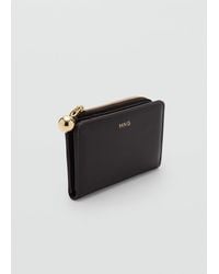 Mango - Portafoglio Piccolo Mini Con Abalorio Cioccolato - Lyst