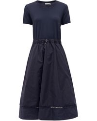 Moncler Robe en crêpe et tissu imperméable à broderie logo - Bleu
