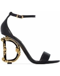 Dolce & Gabbana Sandale aus glänzendem kalbsleder mit DG barocco-absatz - Schwarz