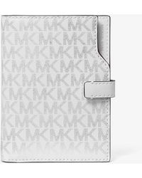 MICHAEL Michael Kors - Mkcartera Para Pasaporte Jet Set Metalizada Con Logotipo - Lyst