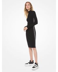Michael Kors Rippstrickkleid mit Reißverschluss und Logostreifen - Schwarz