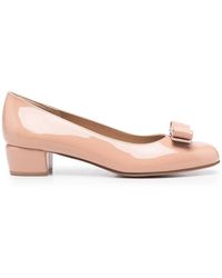 Ferragamo - Vara Pumps Met Strikdetail - Lyst