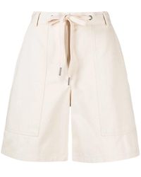 Moncler - Korte Broeken ,Wit ,Katoen Witte Katoenen Bermuda Shorts Met Trekkoord - Lyst