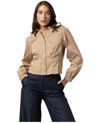 Kocca - Overhemden ,Bruin ,Chique Blouse Met Kreukeffect En Lange Mouwen - Lyst