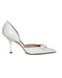 Stuart Weitzman - Bianco kitten heel pumps - Lyst