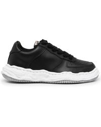 Maison Mihara Yasuhiro - Schwarzer/Weißer Ledersneaker Mit Perforiertem Design - Lyst