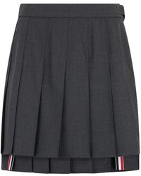Thom Browne - Rokken ,Grijs ,Wol Plain Weave 4-Bar Pleated Mini Skirt - Lyst