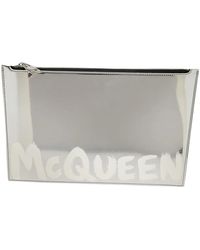 Alexander McQueen - Metallische clutch mit graffiti-print - Lyst