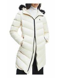 Plumíferos y chaquetas acolchadas Calvin Klein de mujer: hasta el 31 % de  descuento en Lyst.es