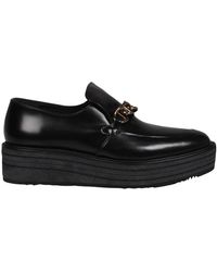 Prada - Loafer Aus Gebürstetem Leder Mit Ketten-Detail - Lyst