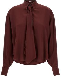 Brunello Cucinelli - Overhemden ,Rood ,Leer Zijden Blouse Met Strik En Glanzende Kraag - Lyst