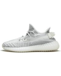 Yeezy - Moderne Wit/Grijze V2 Sneakers - Lyst