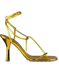 Bottega Veneta - Goldene strappy high heel sandalen - Lyst