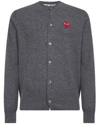 COMME DES GARÇONS PLAY - Truien & Vesten ,Grijs ,Wol Grijze Wollen Trui Met Rood Hart - Lyst