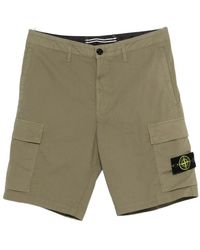 Stone Island - Korte Broeken ,Groen ,Katoen Compass-Patch Cargo Shorts - Lyst