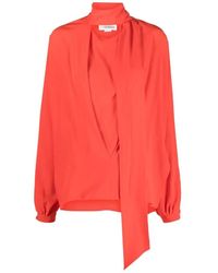 Victoria Beckham - Camisa roja de seda con escote en v y pañuelo - Lyst
