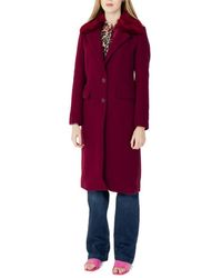 Guess Trenchcoats & Mantels - - Dames - Rood