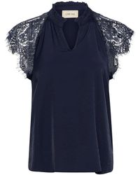 Cream - Spitzenbluse mit v-ausschnitt und spitzenärmeln - Lyst