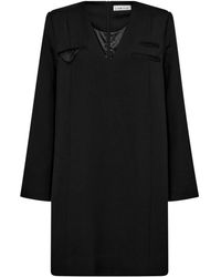 Haute L'Amitié - Zwarte Jazzy Jurk Met V-Hals - Lyst